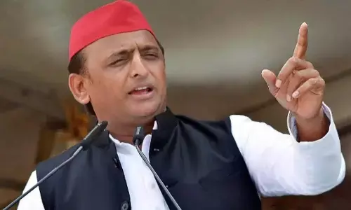 अखिलेश का तंज, चीन पर निर्भरता से उद्योगों पर संकट अखिलेश का तंज, चीन पर निर्भरता से उद्योगों पर संकट