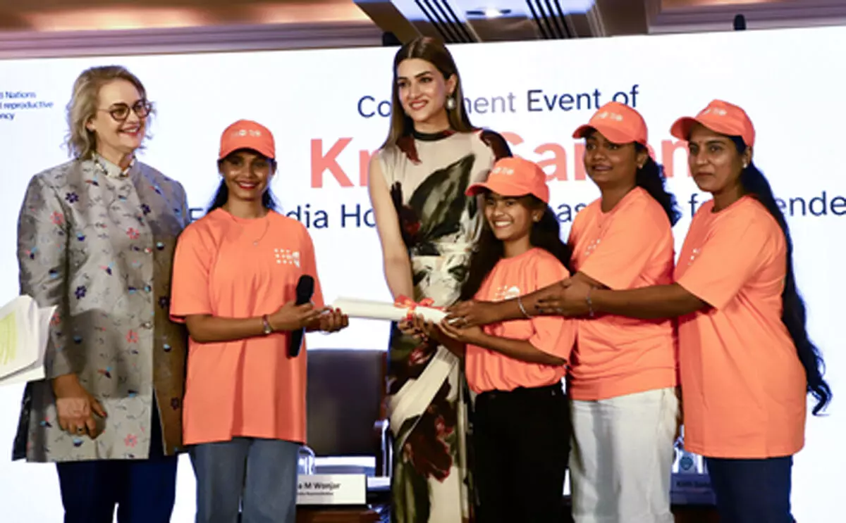 कृति सेनन बनीं यूएनएफपीए की ब्रांड एंबेसडर, आभार जताते हुए साझा किया प्रेरणादायक संदेश