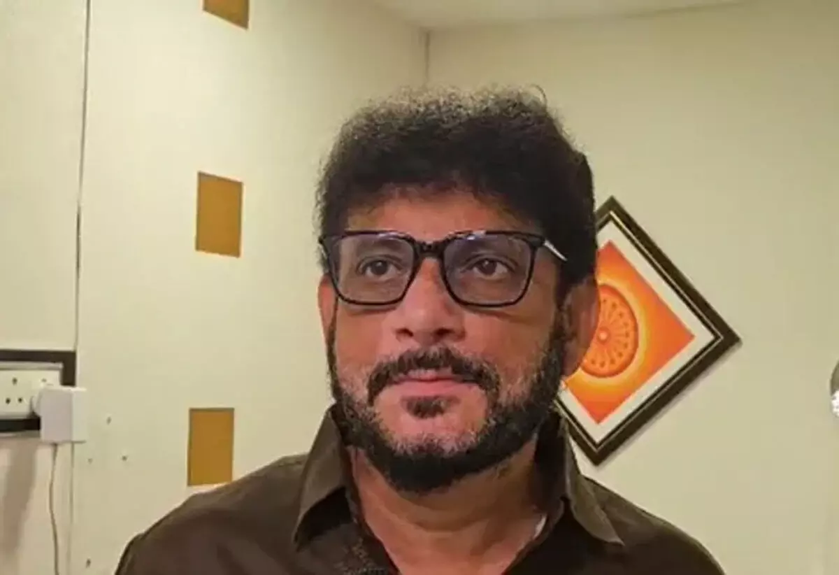 चुनाव आयोग को विपक्ष के सवालों का जवाब देना चाहिए : वारिस पठान