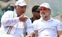 खरगे- राहुल ने देशवासियों को संविधान दिवस की दी शुभकामनाएं, कहा-जब तक संविधान सुरक्षित, हर भारतीय के अधिकार सुरक्षित