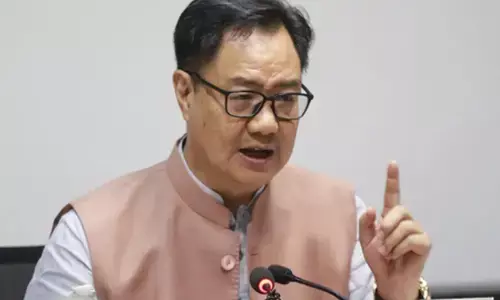 राहुल गांधी और तेजस्वी यादव सोने का चम्मच लेकर हुए पैदा: किरेन रिजिजू