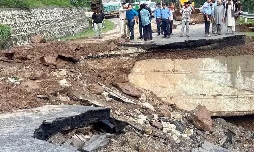 कश्मीर में मटन की आपूर्ति प्रभावित, राष्ट्रीय राजमार्ग बंद होने से कमी की आशंका