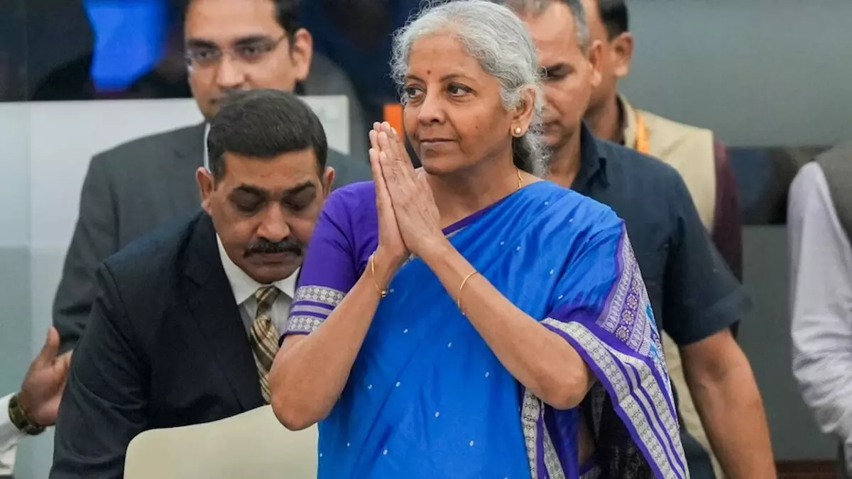 जीएसटी में अब सिर्फ दो टैक्स स्लैब जीएसटी में अब सिर्फ दो टैक्स स्लैब