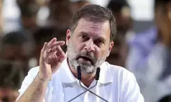 अरावली पहाड़ियों पर प्राकृतिक संसाधनों का दुरुपयोग कर रही मोदी सरकार : राहुल गांधी अरावली पहाड़ियों पर प्राकृतिक संसाधनों का दुरुपयोग कर रही मोदी सरकार : राहुल गांधी