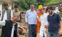 आपदा प्रभावितों के बीच पहुंचे हरीश रावत, राहत कार्यों में तेजी की मांग