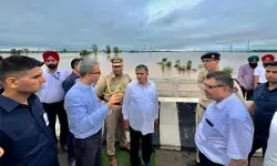 पंजाब : राज्यपाल गुलाब चंद कटारिया ने होशियारपुर के बाढ़ प्रभावित क्षेत्रों का किया दौरा