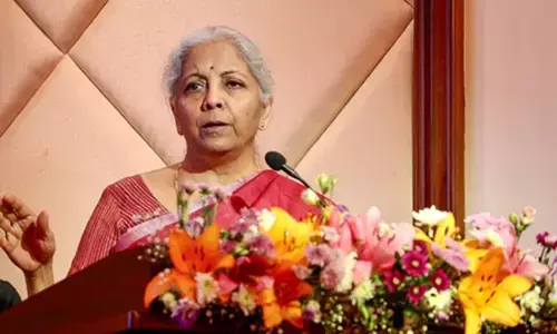 पान मसाला, गुटखा और सिगरेट पर लगेगा 40 प्रतिशत जीएसटी, विमान भी महंगा पान मसाला, गुटखा और सिगरेट पर लगेगा 40 प्रतिशत जीएसटी, विमान भी महंगा