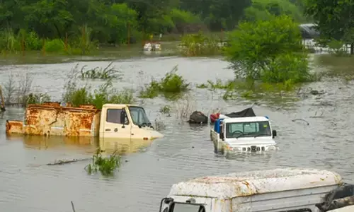 एनसीआर में बारिश का कहर, हजारों लोग सुरक्षित स्थानों पर पहुंचाए गए एनसीआर में बारिश का कहर, हजारों लोग सुरक्षित स्थानों पर पहुंचाए गए