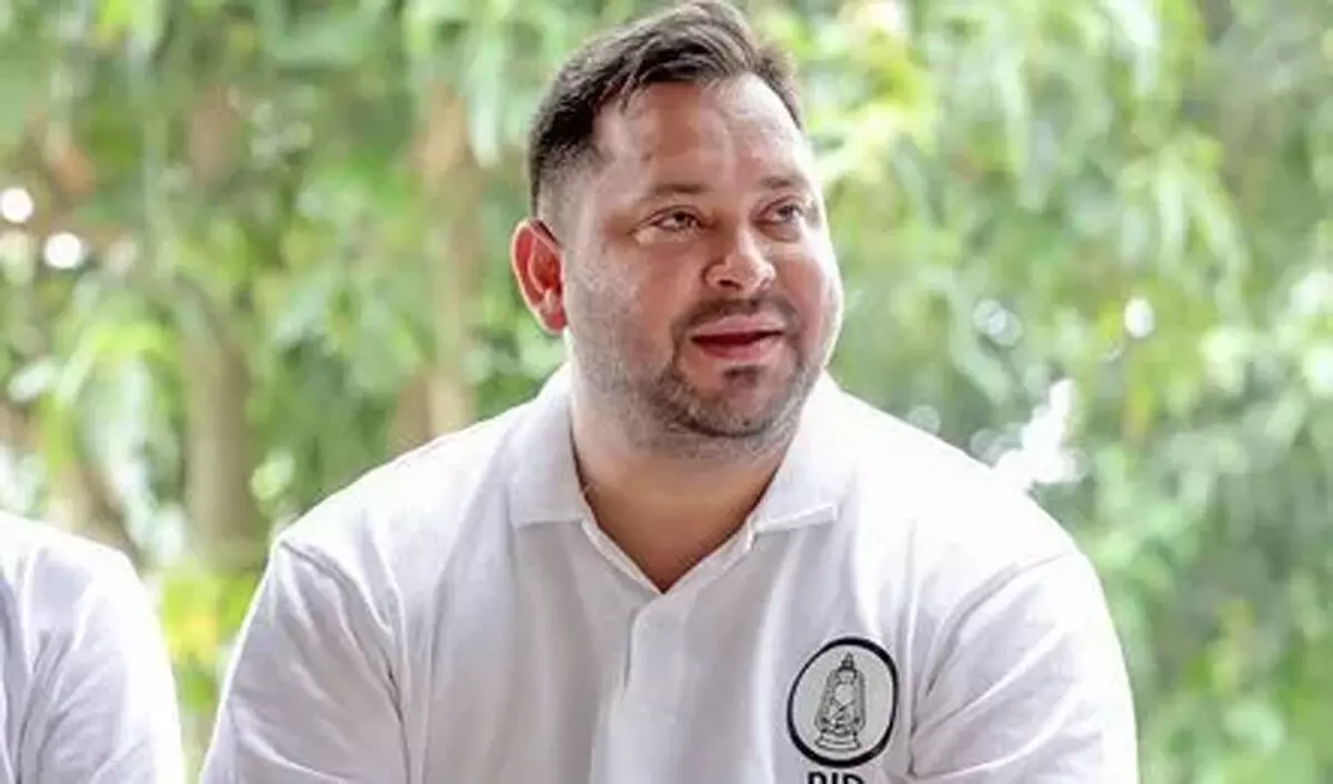 बीड़ी विवाद पर तेजस्वी का कांग्रेस से किनारा, बोले- बिहार पर आपत्तिजनक बयान दिया है तो जरूर मांगें माफी