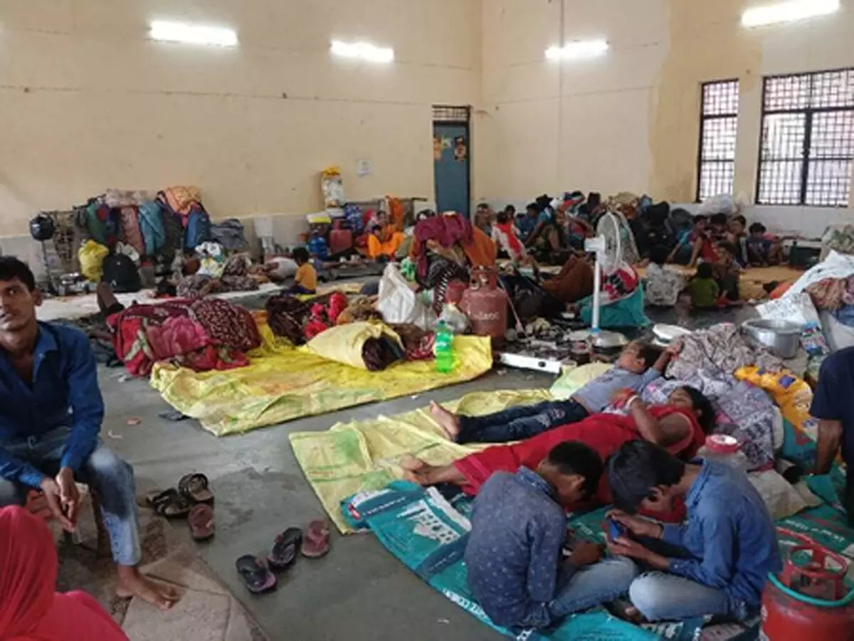 नोएडा के कई इलाके जलमग्न, 8 राहत शिविरों में 3 हजार से ज्यादा बाढ़ पीड़ितों को मिल रही सुविधा