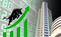 हरे निशान में खुला भारतीय शेयर बाजार, निफ्टी 24,700 स्तर से ऊपर कर रहा कारोबार