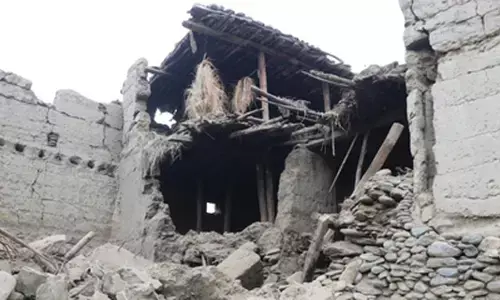 अफगानिस्तान में फिर लगे भूकंप के तेज झटके, राहत और बचाव कार्य जारी अफगानिस्तान में फिर लगे भूकंप के तेज झटके, राहत और बचाव कार्य जारी