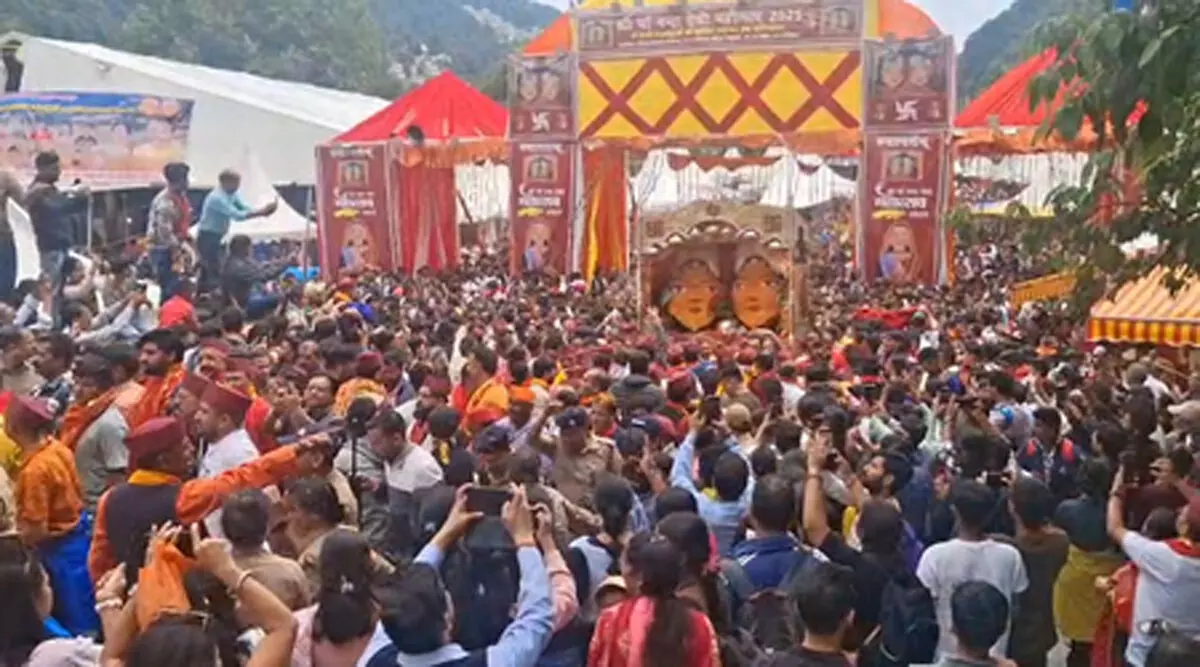 उत्तराखंड : नैनीताल में मां नंदा-सुनंदा महोत्सव का भव्य समापन, भक्ति और उल्लास से गूंजी सरोवर नगरी उत्तराखंड : नैनीताल में मां नंदा-सुनंदा महोत्सव का भव्य समापन, भक्ति और उल्लास से गूंजी सरोवर नगरी