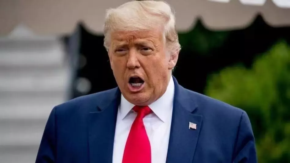 ट्रंप ने यूरोपीय संघ को और टैरिफ लगाने की दी धमकी ट्रंप ने यूरोपीय संघ को और टैरिफ लगाने की दी धमकी