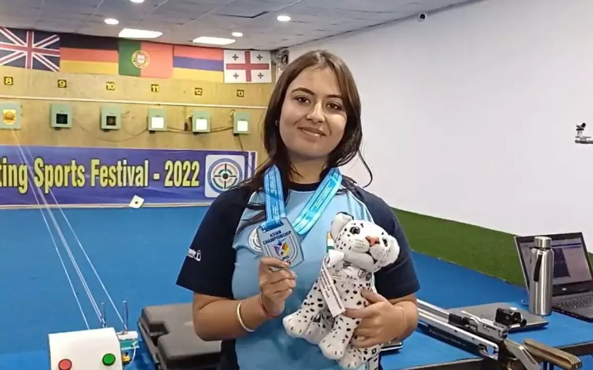 पिता की शूटिंग रेंज पर प्रैक्टिस, एशियन चैंपियनशिप में इतिहास रच चुकीं कृषिका जोशी पिता की शूटिंग रेंज पर प्रैक्टिस, एशियन चैंपियनशिप में इतिहास रच चुकीं कृषिका जोशी