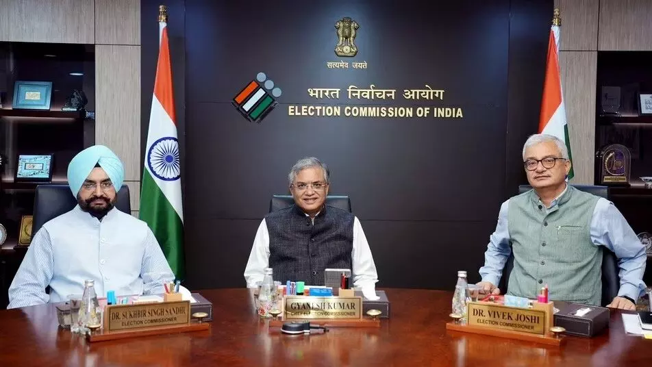चुनाव आयोग ने 10 सितंबर को बुलाई बैठक, देशभर में एसआईआर कराने की कर रहा तैयारी चुनाव आयोग ने 10 सितंबर को बुलाई बैठक, देशभर में एसआईआर कराने की कर रहा तैयारी