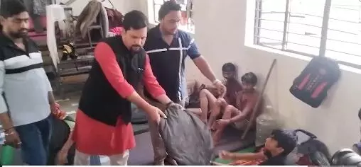 राहत शिविरों में नास्ते के लिए तरस रहे लोग : संजीव झा