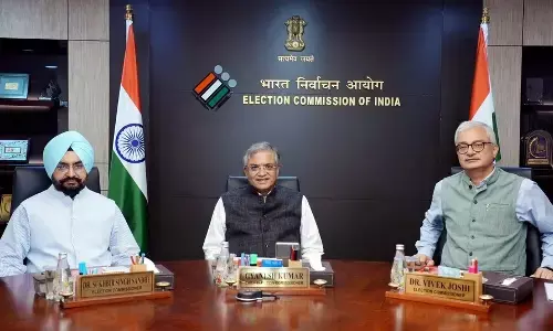 चुनाव आयोग ने 10 सितंबर को बुलाई बैठक, देशभर में एसआईआर कराने की कर रहा तैयारी चुनाव आयोग ने 10 सितंबर को बुलाई बैठक, देशभर में एसआईआर कराने की कर रहा तैयारी