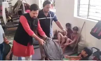 राहत शिविरों में नास्ते के लिए तरस रहे लोग : संजीव झा