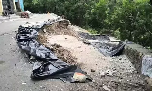 उत्तराखंड : चमोली में भूस्खलन से मकानों में दरार, अलर्ट मोड पर जिला प्रशासन