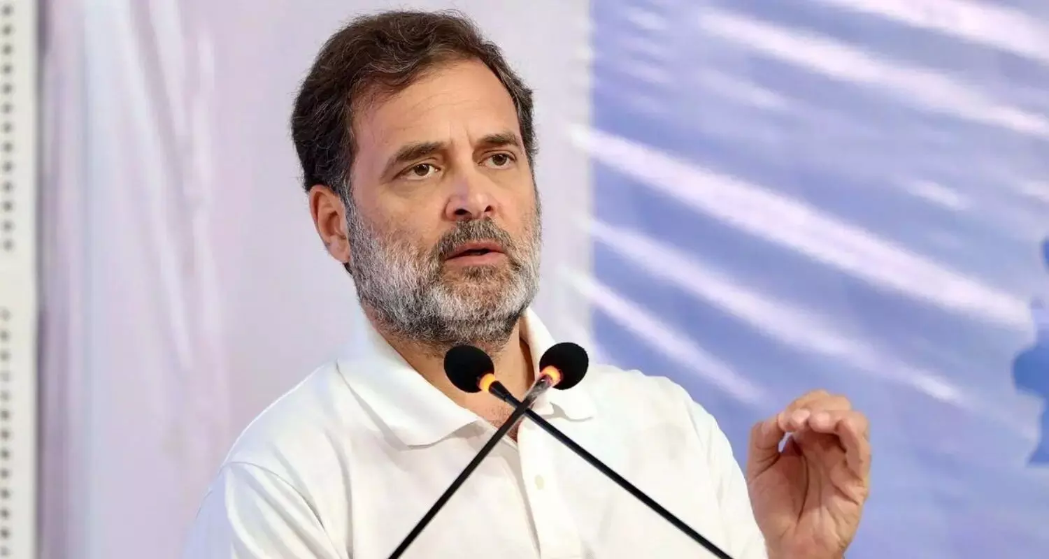 राहुल गांधी समेत कांग्रेस नेताओं ने नारायण गुरु को जयंती पर दी श्रद्धांजलि