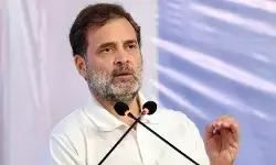 राहुल गांधी समेत कांग्रेस नेताओं ने नारायण गुरु को जयंती पर दी श्रद्धांजलि