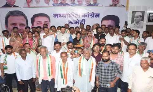 ग्वालियर में भाजपा और बसपा को झटका, दर्जनों कार्यकर्ता कांग्रेस में शामिल ग्वालियर में भाजपा और बसपा को झटका, दर्जनों कार्यकर्ता कांग्रेस में शामिल