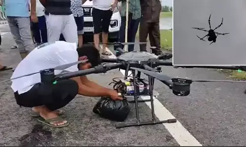 पंजाब : बाढ़ पीड़ितों तक ज़रूरी सामान पहुँचाने के लिए पुलिस ने ड्रोन अभियान शुरू किया