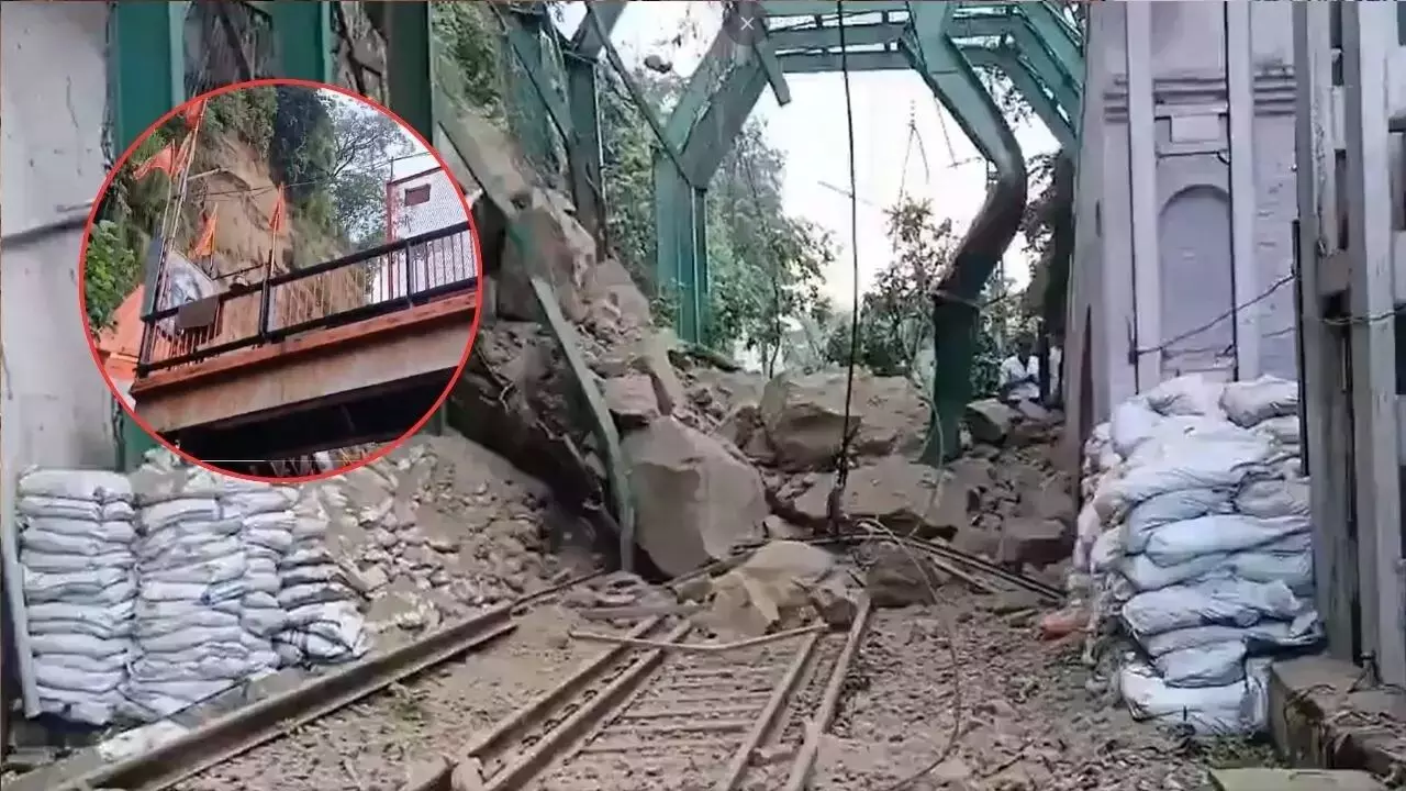 हरिद्वार में हुआ बड़ा हादसा, मनसा देवी पहाड़ी का हिस्सा टूटकर गिरा, मलबा गिरने से रेल मार्ग पूरी तरह ठप