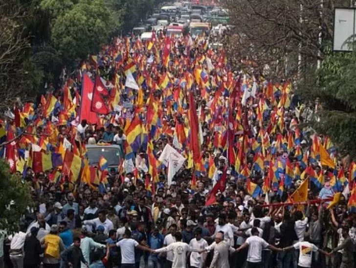 नेपाल में सुरक्षा बलों से हिंसक झड़प में 18 प्रदर्शनकारियों की मौत, पीएम ओली के इस्तीफे की उठी मांग