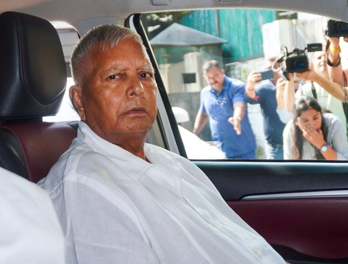 लैंड फॉर जॉब मामला : हाईकोर्ट में लालू की दलीलें, जमीन के बदले नौकरी से जुड़े सीबीआई केस को रद्द करने की मांग की