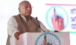 मल्लिकार्जुन खरगे का बड़ा दावा, कहा- बिहार को 20 वर्षों की लाचार व्यवस्था से मुक्ति दिलाएगी महागठबंधन सरकार मल्लिकार्जुन खरगे का बड़ा दावा, कहा- बिहार को 20 वर्षों की लाचार व्यवस्था से मुक्ति दिलाएगी महागठबंधन सरकार