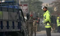 बलूचिस्तान में अमेरिका-चीन के दबाव से पाकिस्तान बेबस, निर्दोषों को चुकानी पड़ रही कीमत बलूचिस्तान में अमेरिका-चीन के दबाव से पाकिस्तान बेबस, निर्दोषों को चुकानी पड़ रही कीमत