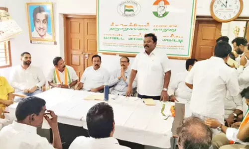 भाजपा ने एआईएडीएमके को पांच धड़ों में बांटा : सेल्वा पेरुंथगई भाजपा ने एआईएडीएमके को पांच धड़ों में बांटा : सेल्वा पेरुंथगई