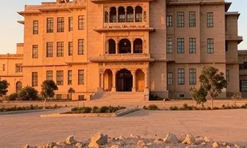 राजस्थान: हंगामे के बीच मत्स्य क्षेत्र संशोधन विधेयक पास, सदन में जमकर लगे नारे राजस्थान: हंगामे के बीच मत्स्य क्षेत्र संशोधन विधेयक पास, सदन में जमकर लगे नारे