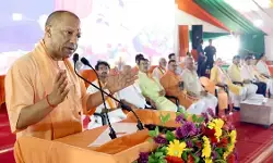 शिक्षण संस्थान केवल अक्षर ज्ञान का माध्यम नहीं, बल्कि बालक के सर्वांगीण विकास की आधारशिला है : मुख्यमंत्री योगी शिक्षण संस्थान केवल अक्षर ज्ञान का माध्यम नहीं, बल्कि बालक के सर्वांगीण विकास की आधारशिला है : मुख्यमंत्री योगी