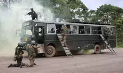 भारत–थाईलैंड सैन्य अभ्यास, अपहरणकर्ताओं के चंगुल से छुड़ाई बस बंधक कराए मुक्त