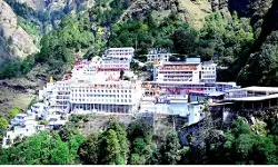 सुनसान पड़े वैष्णो देवी के यात्रा मार्ग, श्रद्धालुओं को है खुलने का इंतजार सुनसान पड़े वैष्णो देवी के यात्रा मार्ग, श्रद्धालुओं को है खुलने का इंतजार