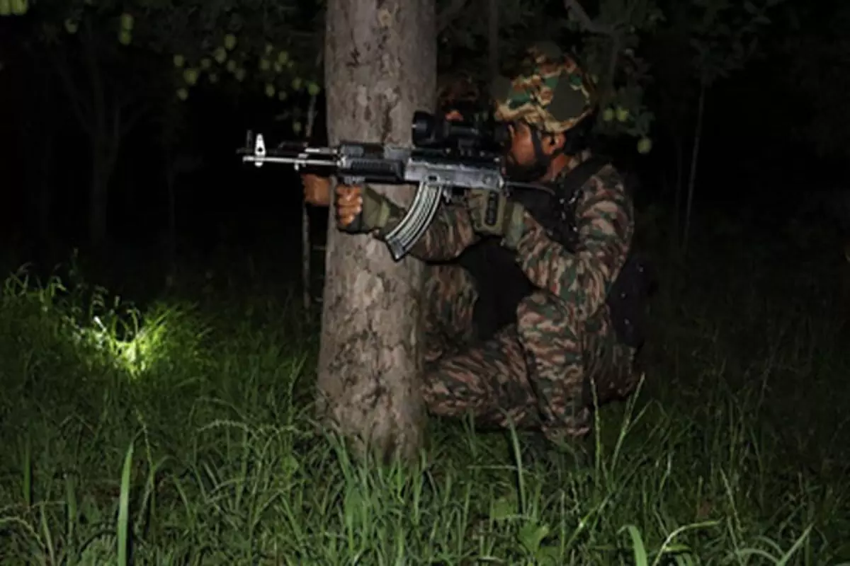 जम्मू-कश्मीर : कुलगाम में ऑपरेशन गुड्डर, लश्कर-ए-तैयबा के दो आतंकवादी ढेर