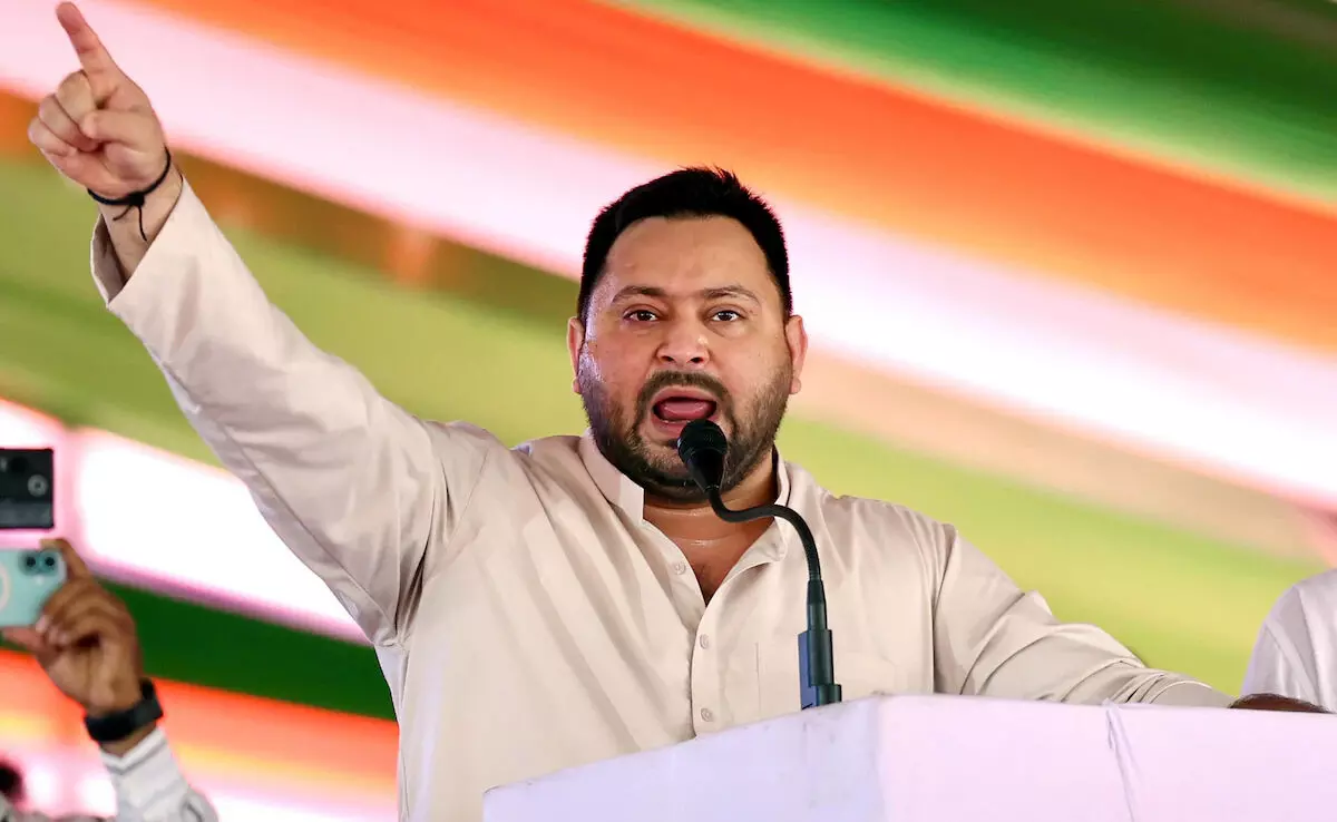 नव निर्वाचित उपराष्ट्रपति निष्पक्ष होकर पक्ष और विपक्ष को साथ लेकर चलें: तेजस्वी यादव नव निर्वाचित उपराष्ट्रपति निष्पक्ष होकर पक्ष और विपक्ष को साथ लेकर चलें: तेजस्वी यादव