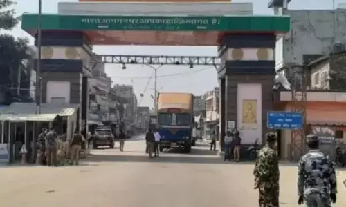 भारत-नेपाल सीमा पर सुरक्षा अलर्ट जारी, उपद्रवी तत्व पड़ोसी राज्यों में भड़का सकते हैं हिंसा भारत-नेपाल सीमा पर सुरक्षा अलर्ट जारी, उपद्रवी तत्व पड़ोसी राज्यों में भड़का सकते हैं हिंसा