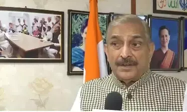 सत्ता में आने के बाद मोदी ने हाउडी मोदी, नमस्ते ट्रंप और अगली बार ट्रंप सरकार जैसे कार्यक्रम किए-प्रमोद तिवारी