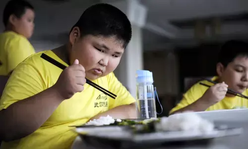 पहली बार मोटापे ने दुबले पतलों को ओवरटेक किया पहली बार मोटापे ने दुबले पतलों को ओवरटेक किया