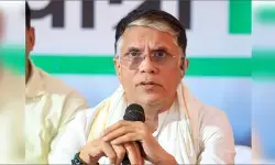 राहुल गांधी के खुलासों से घबराई हुई है सरकार - राहुल को सीआरपीएफ के पत्र पर बोले पवन खेड़ा राहुल गांधी के खुलासों से घबराई हुई है सरकार - राहुल को सीआरपीएफ के पत्र पर बोले पवन खेड़ा