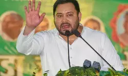 तेजस्वी यादव ने नीतीश कुमार को बताया भ्रष्टाचार का भीष्म पितामह, कहा-रिटायर अधिकारियों के साथ बिहार को लूटने का काम कर रहे तेजस्वी यादव ने नीतीश कुमार को बताया भ्रष्टाचार का भीष्म पितामह, कहा-रिटायर अधिकारियों के साथ बिहार को लूटने का काम कर रहे