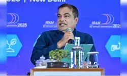 नितिन गडकरी ने सरकार के एथेनॉल-मिश्रित पेट्रोल के खिलाफ पेड सोशल मीडिया अभियान की आलोचना की