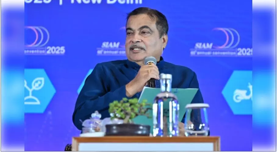 नितिन गडकरी ने सरकार के एथेनॉल-मिश्रित पेट्रोल के खिलाफ पेड सोशल मीडिया अभियान की आलोचना की नितिन गडकरी ने सरकार के एथेनॉल-मिश्रित पेट्रोल के खिलाफ पेड सोशल मीडिया अभियान की आलोचना की