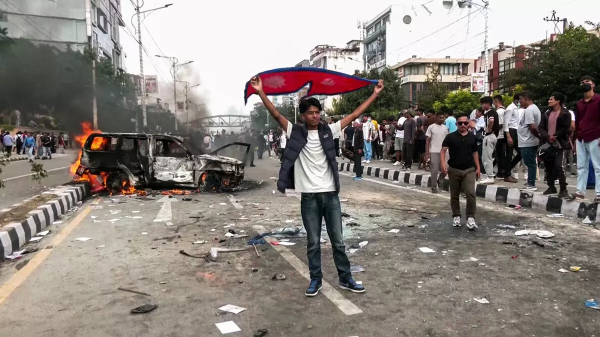 नेपाल में पुरानी व्यवस्था के विरुद्ध जेनरेशन जेड की सम्पूर्ण क्रांति नेपाल में पुरानी व्यवस्था के विरुद्ध जेनरेशन जेड की सम्पूर्ण क्रांति