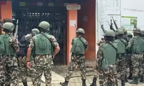 नेपाल में हिंसा की नई लहर : जेल तोड़कर भाग रहे कैदियों पर सेना ने की फायरिंग, 2 की मौत