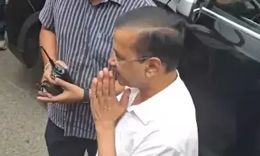 दिल्ली के पूर्व मुख्यमंत्री अरविंद केजरीवाल आयुर्वेदिक इलाज कराने पहुंचे केरल